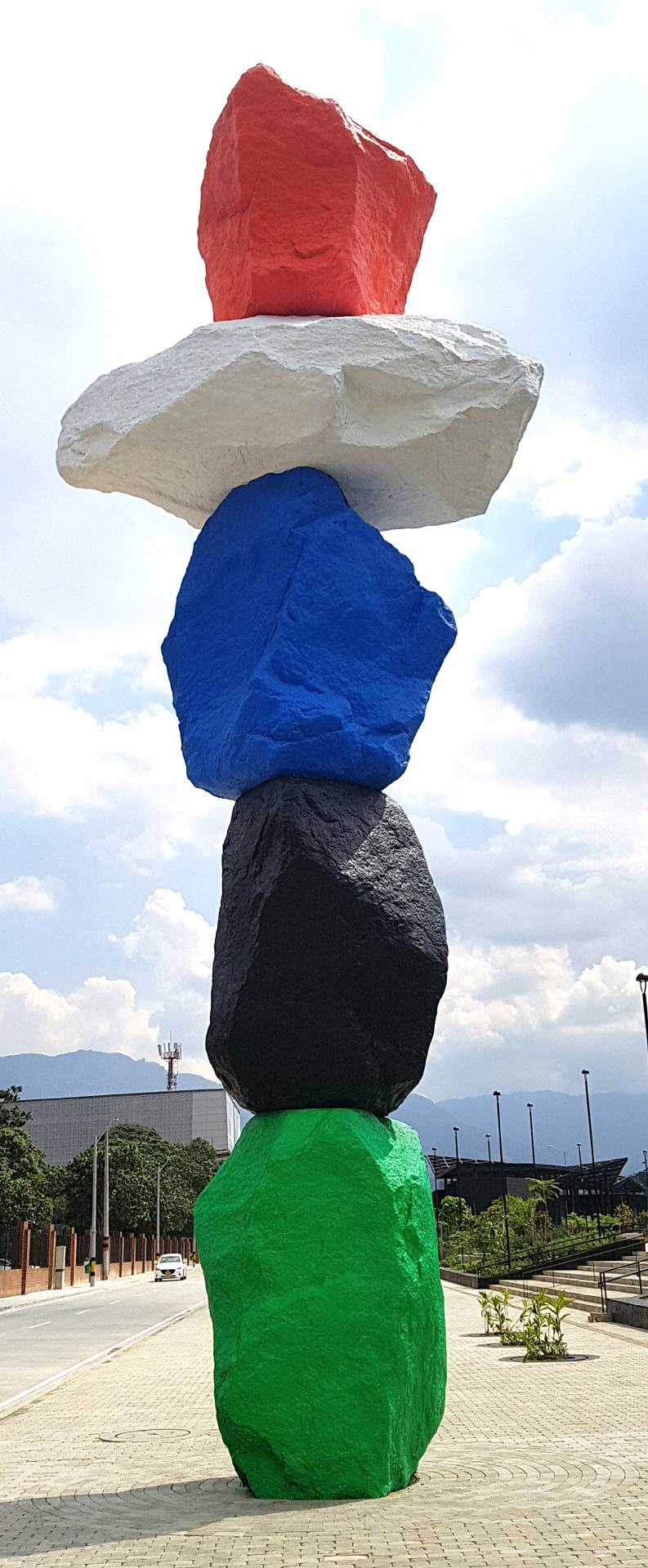 Juli 2026: Monta&ntilde;a Medell&iacute;n (2019)